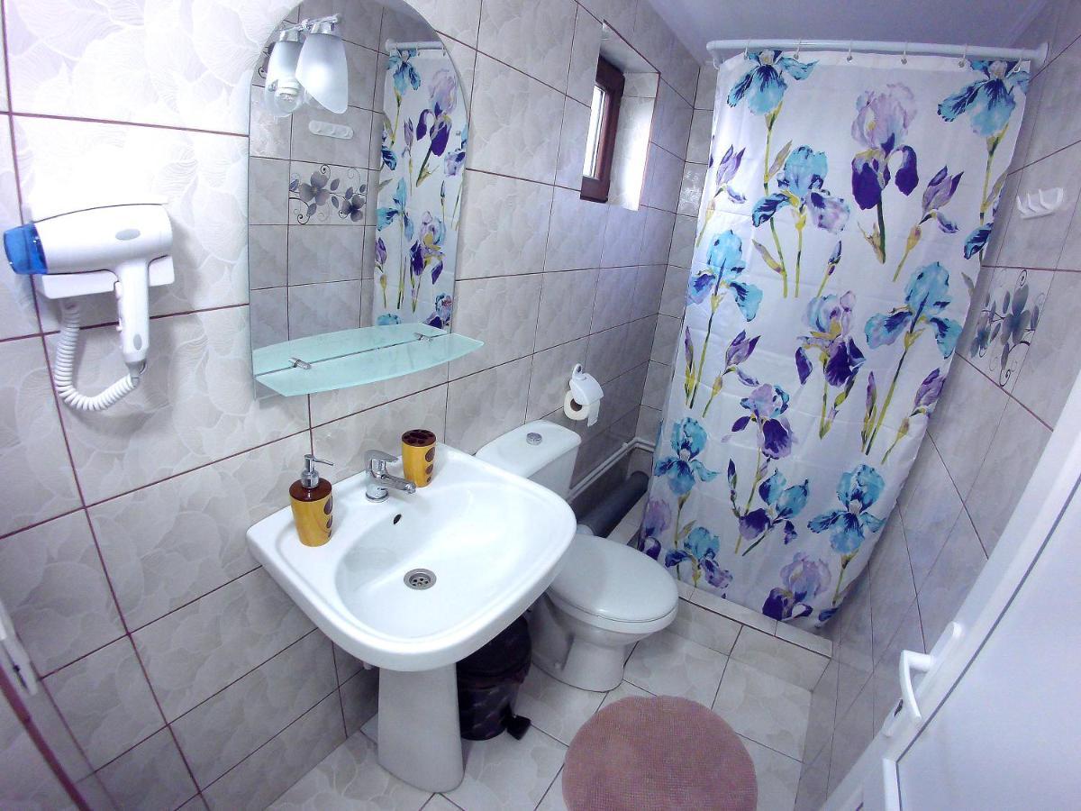 Casa Adi Si Maria Hotell Mahmudia Exteriör bild