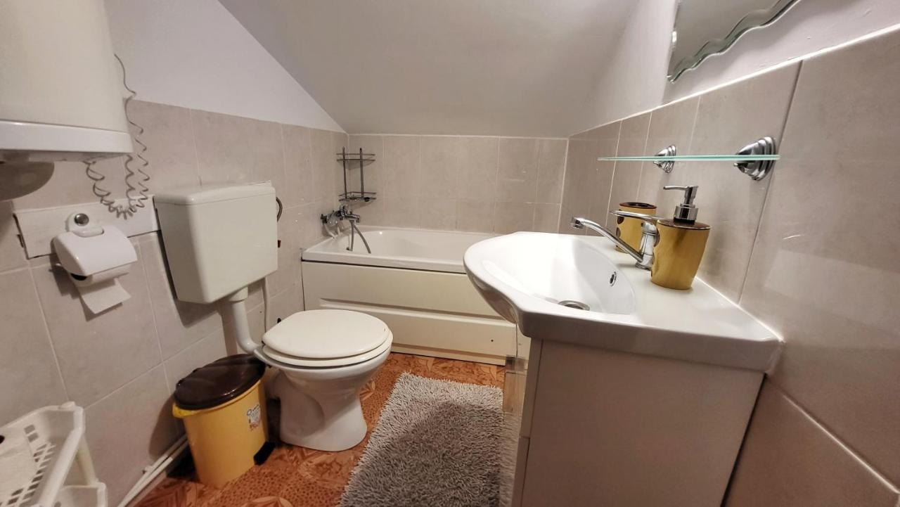 Casa Adi Si Maria Hotell Mahmudia Exteriör bild